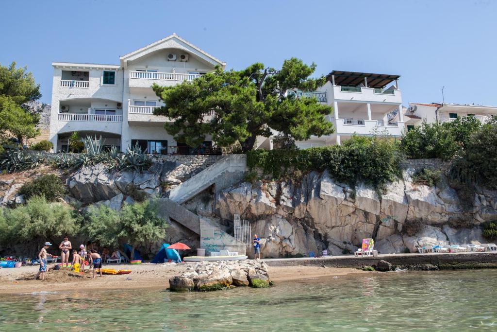 Apartments Agava-Mirjana Omis Exterior photo